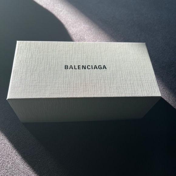 Balenciaga Shades- Brand new! Never worn! - Picture 4 of 6